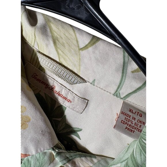 Tommy Bahama Mens Size XL 100% Silk Tropical Floral Hawaiian Button Down Shirt - Picture 4 of 4